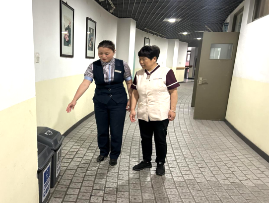 信科联铿锵玫瑰 在清华校园里绚丽绽放(图1)