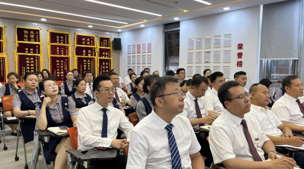 信科联培训会促进管理人才成长，提升物业服务新高度(图7)